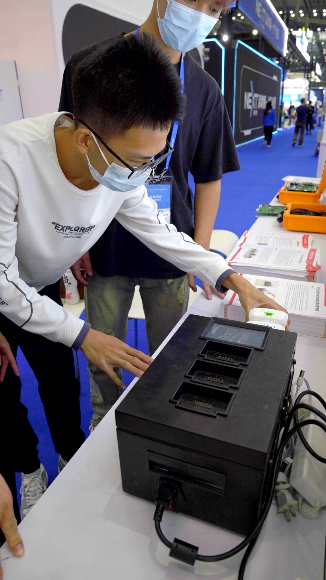 3AECC2AAE38F5FC695F5FE73B2D_9DBCD06E_4056D 3AECC2AAE38F5FC695F5FE73B2D_9DBCD06E_4056D